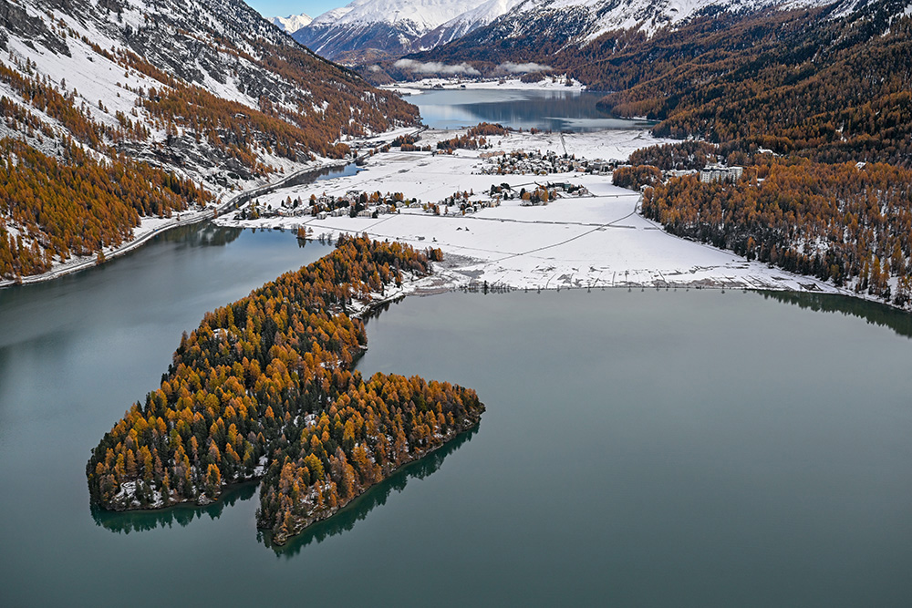 029-engadin-sils-silsersee-chaste-silvaplanersee-herbst-winter-luftbild-marcorubin-engiadina365-photoworks