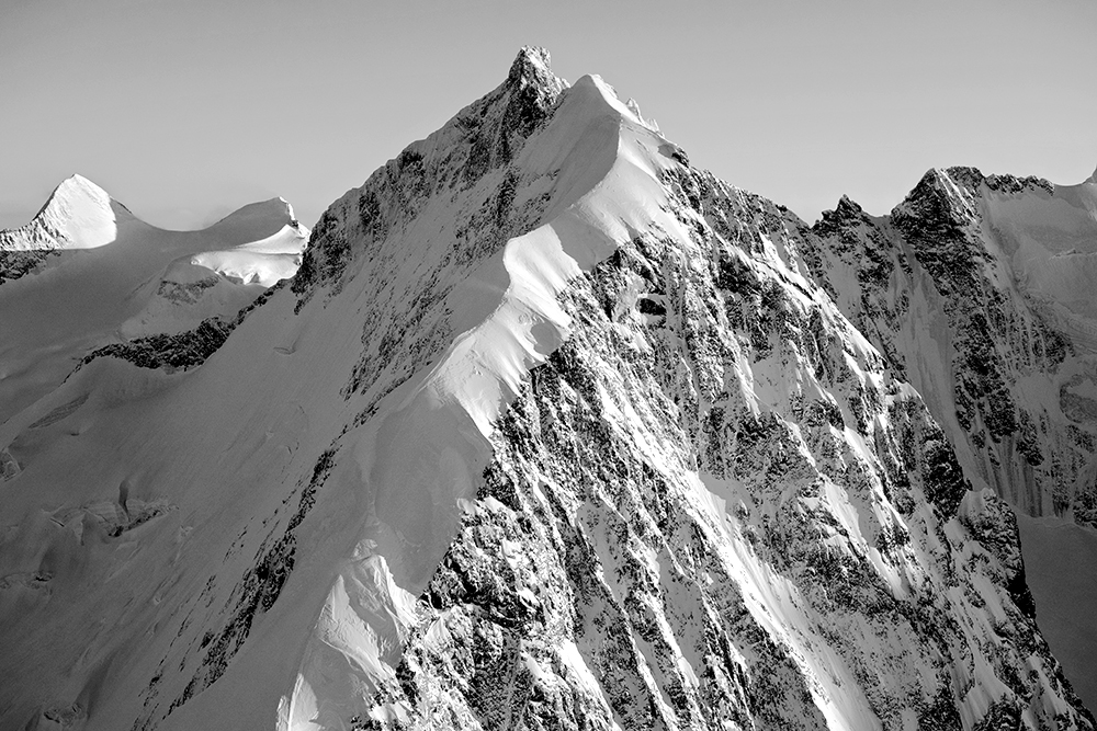 044-engadin-bernina-biancograt-4000-schnee-eis-fels-schwarzweiss-luftbild-marcorubin-engiadina365-photoworks