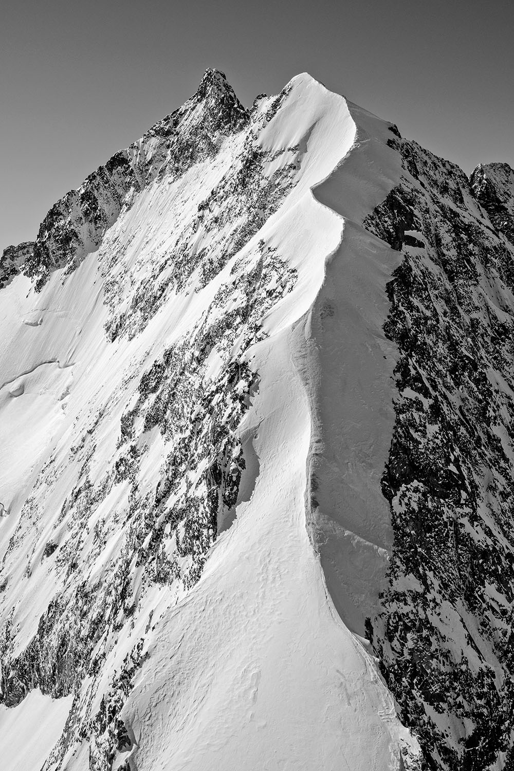 051-engadin-biancograt-crastalva-bernina-4000-schweiz-alpen-luftbild-schwarzweiss-marcorubin-engiadina365-photoworks